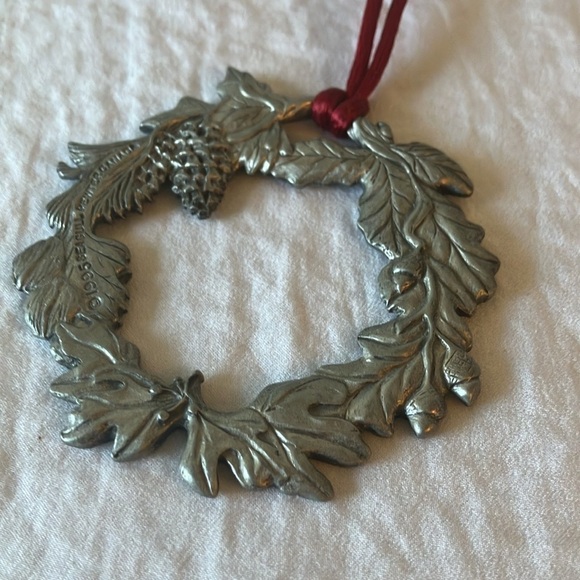 Seagull Pewter: 1995 Vintage Christmas Wreath Ornament- Canada - Picture 6 of 12